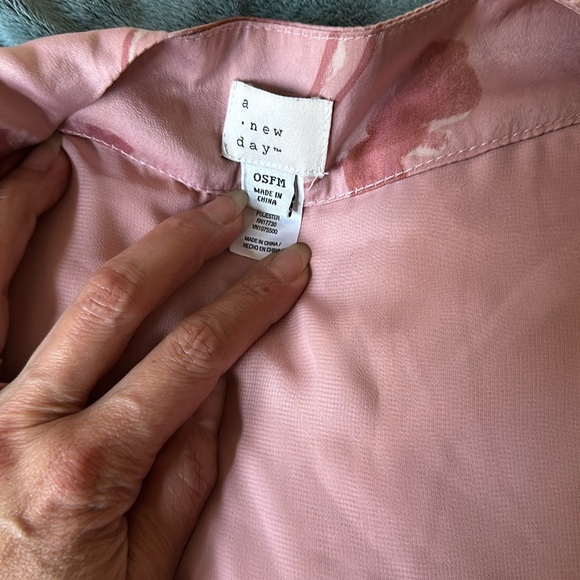 A new day OSFM pink floral print open cardigan 💕 - Picture 3 of 7